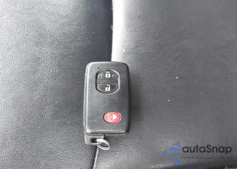 2013 Toyota Prius Three Se z USA, uszkodzony, nr VIN JTDKN3DU7D5588500